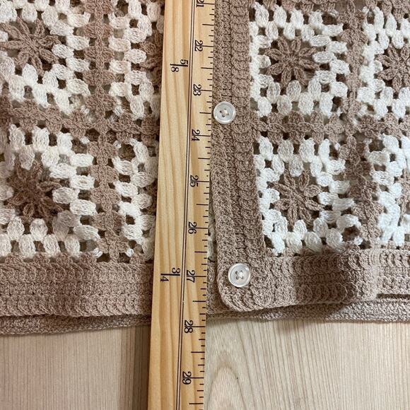 Luca Mateo Mens Granny Square Crochet Knit Shirt Size M Tan White Coastal NWT - Picture 9 of 9